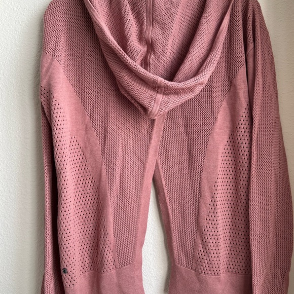 Lululemon Still Movement Wrap - Picture 6 of 10